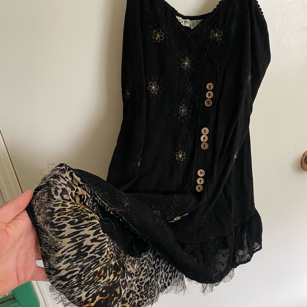 Raya Sun Black Floral Embroidered Blouse